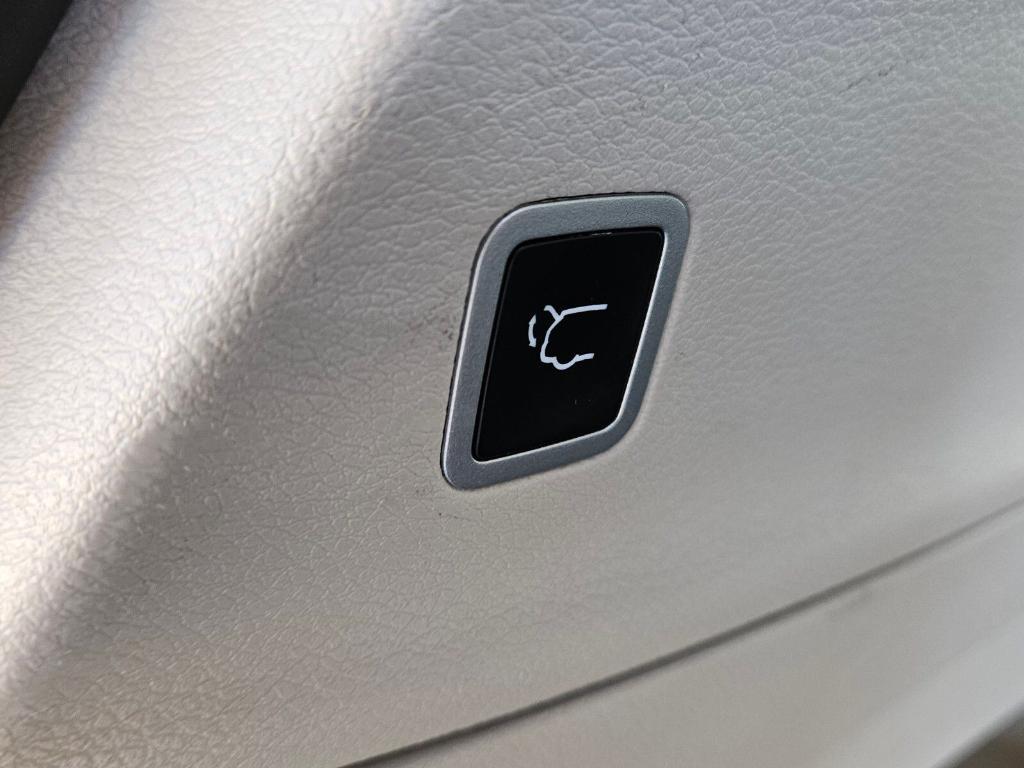 used 2023 Chrysler Pacifica car, priced at $21,720