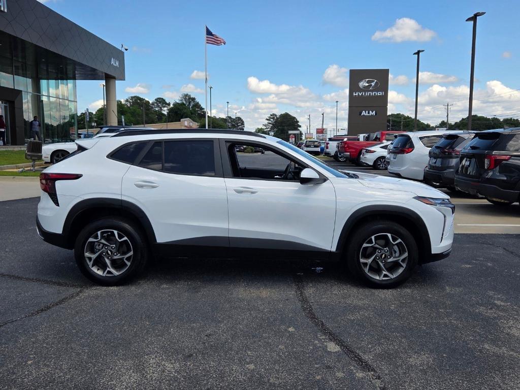 used 2025 Chevrolet Trax car, priced at $19,720
