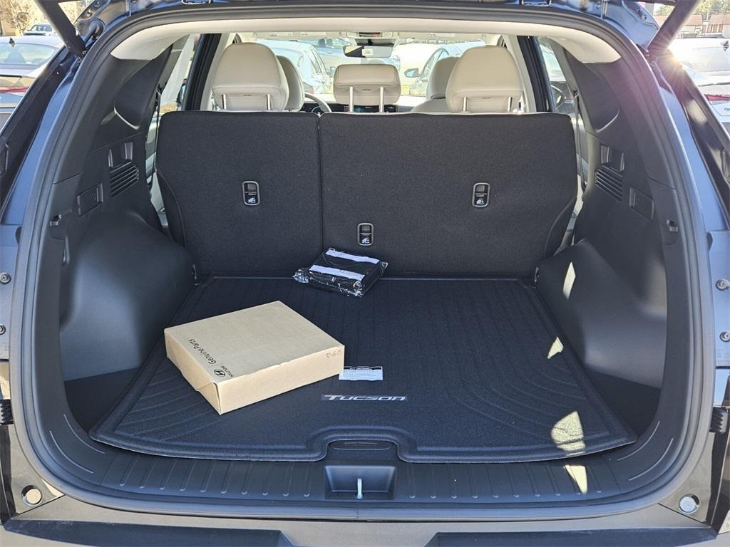 new 2026 Hyundai TUCSON Hybrid car, priced at $34,445