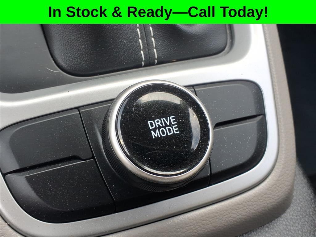 used 2025 Hyundai Venue car, priced at $19,490