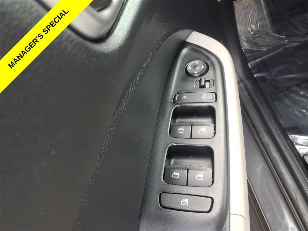 used 2025 Hyundai Venue car, priced at $20,356