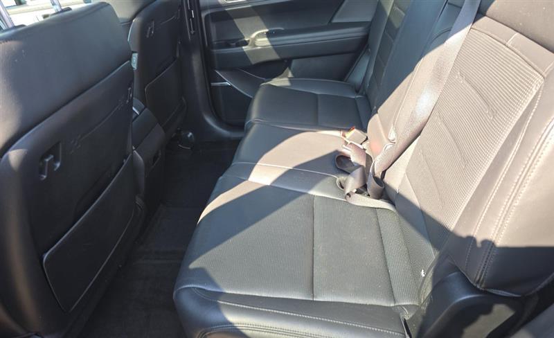 used 2024 Hyundai Santa Fe car, priced at $27,995