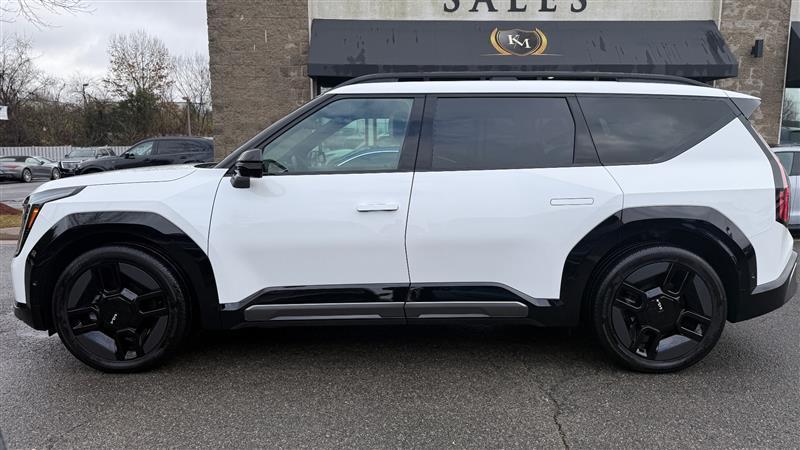used 2024 Kia EV9 car, priced at $40,995
