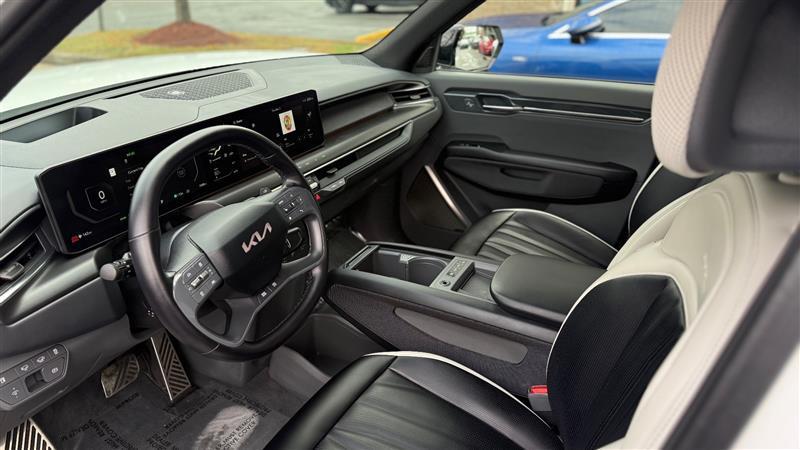 used 2024 Kia EV9 car, priced at $40,995