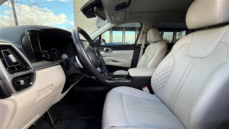 used 2022 Kia Sorento car, priced at $22,995