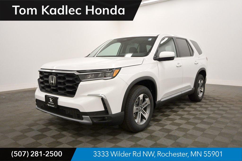 new 2025 Honda Pilot car, priced at $44,699