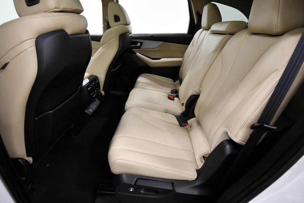used 2023 Acura MDX car, priced at $38,349