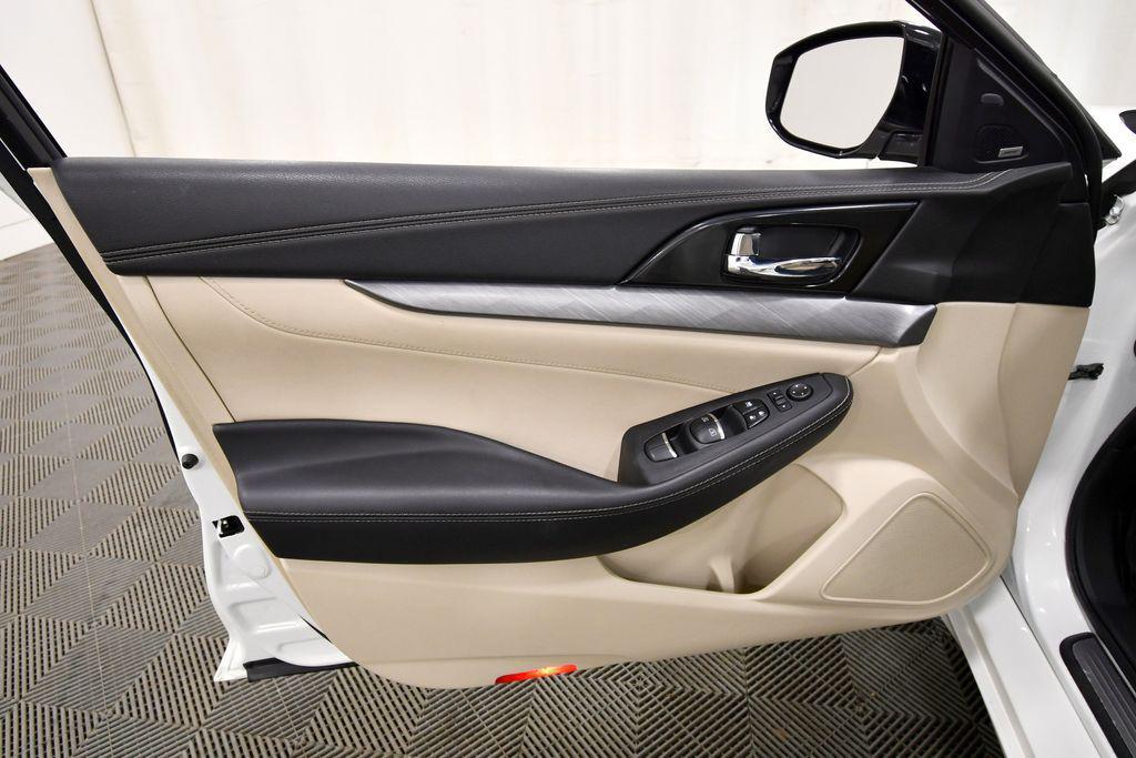 used 2017 Nissan Maxima car, priced at $15,249