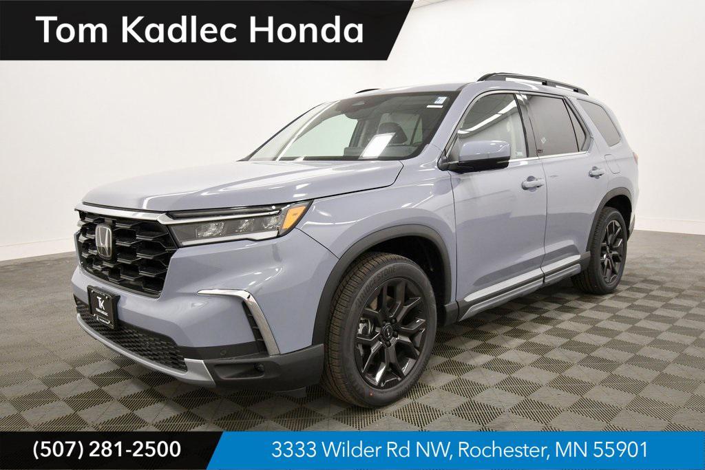 new 2025 Honda Pilot car, priced at $49,939