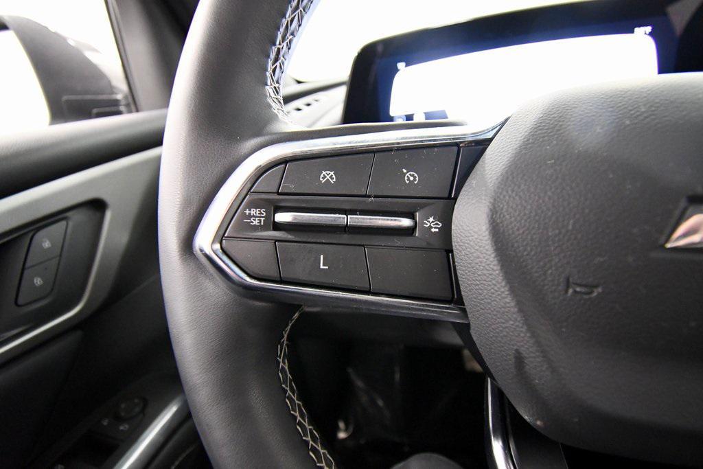 used 2024 Chevrolet Traverse car, priced at $31,499