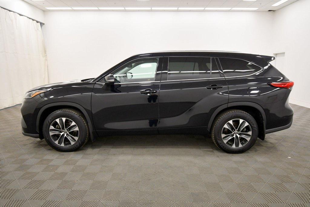 used 2020 Toyota Highlander car, priced at $29,239