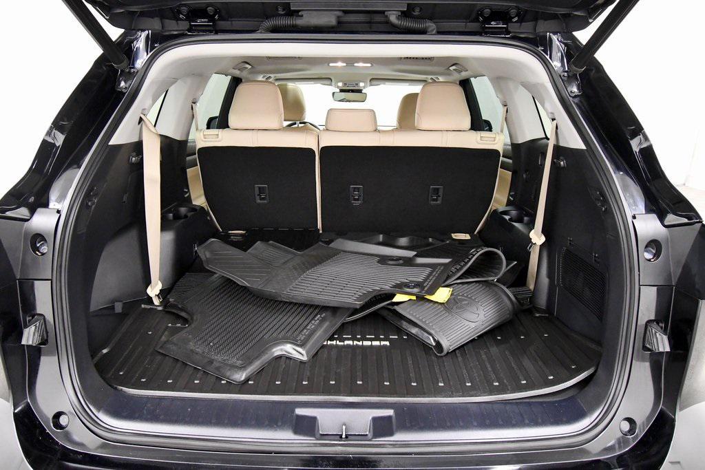 used 2020 Toyota Highlander car, priced at $29,239