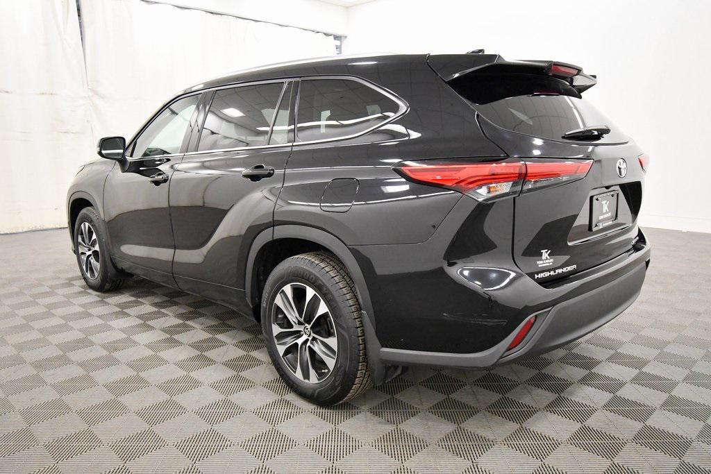 used 2020 Toyota Highlander car, priced at $29,239