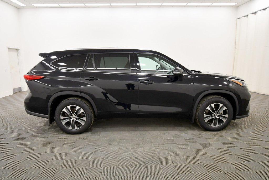 used 2020 Toyota Highlander car, priced at $29,239