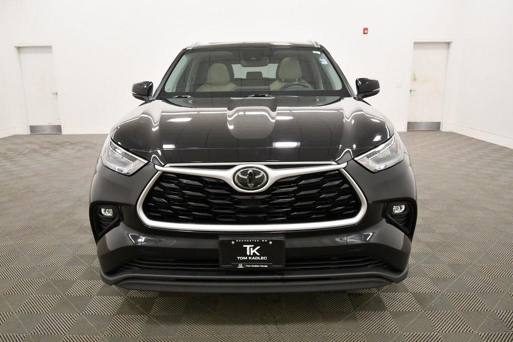 used 2020 Toyota Highlander car, priced at $29,239