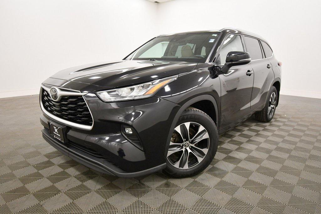 used 2020 Toyota Highlander car, priced at $29,239