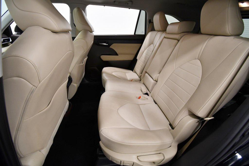 used 2020 Toyota Highlander car, priced at $29,239