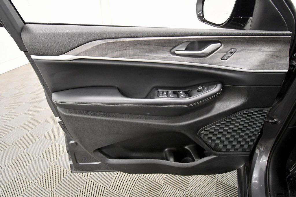 used 2023 Jeep Grand Cherokee L car, priced at $31,749