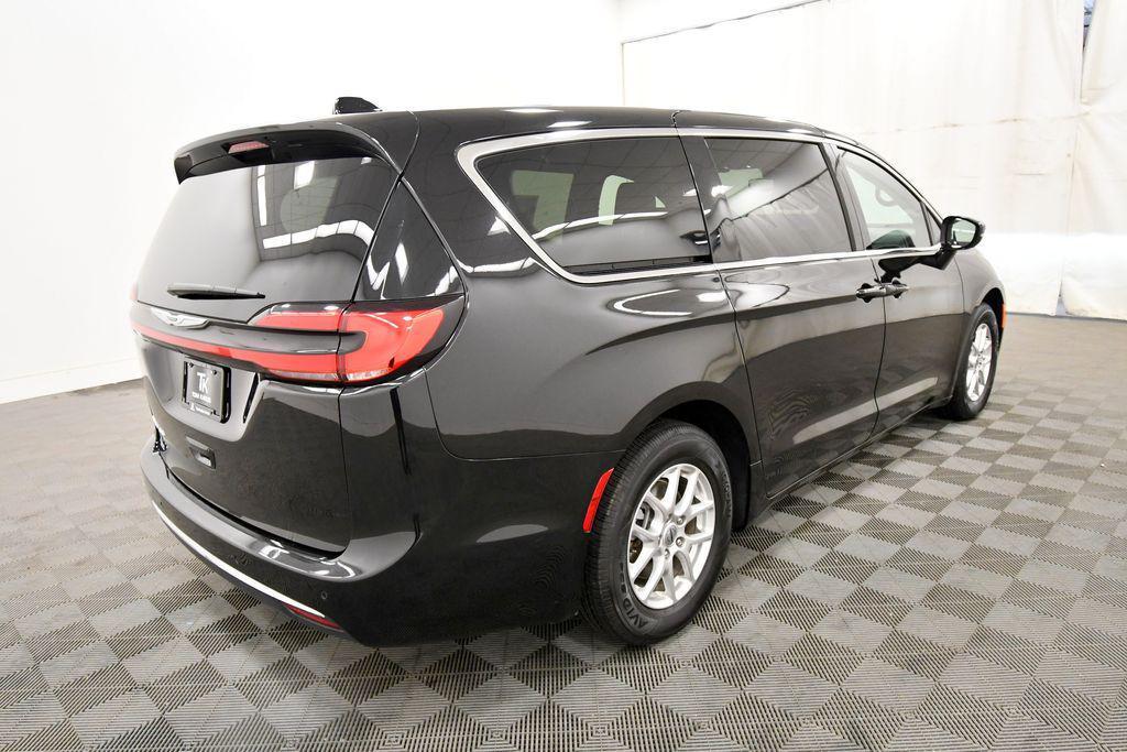 used 2025 Chrysler Pacifica car, priced at $31,871