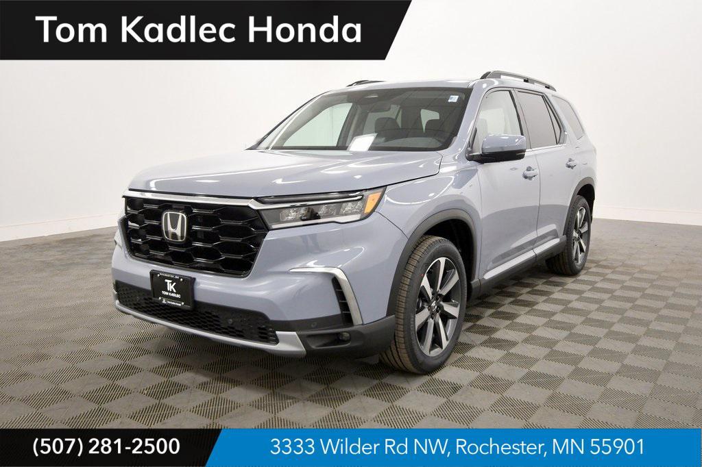 new 2025 Honda Pilot car, priced at $47,799