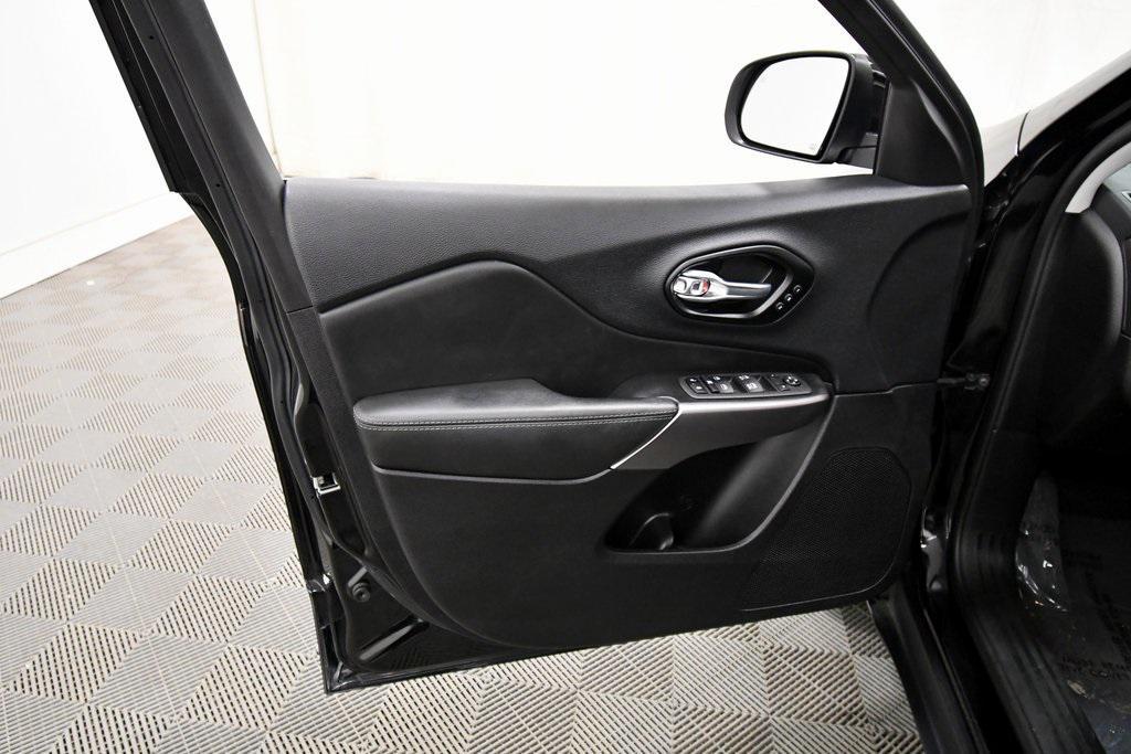 used 2022 Jeep Cherokee car, priced at $26,495