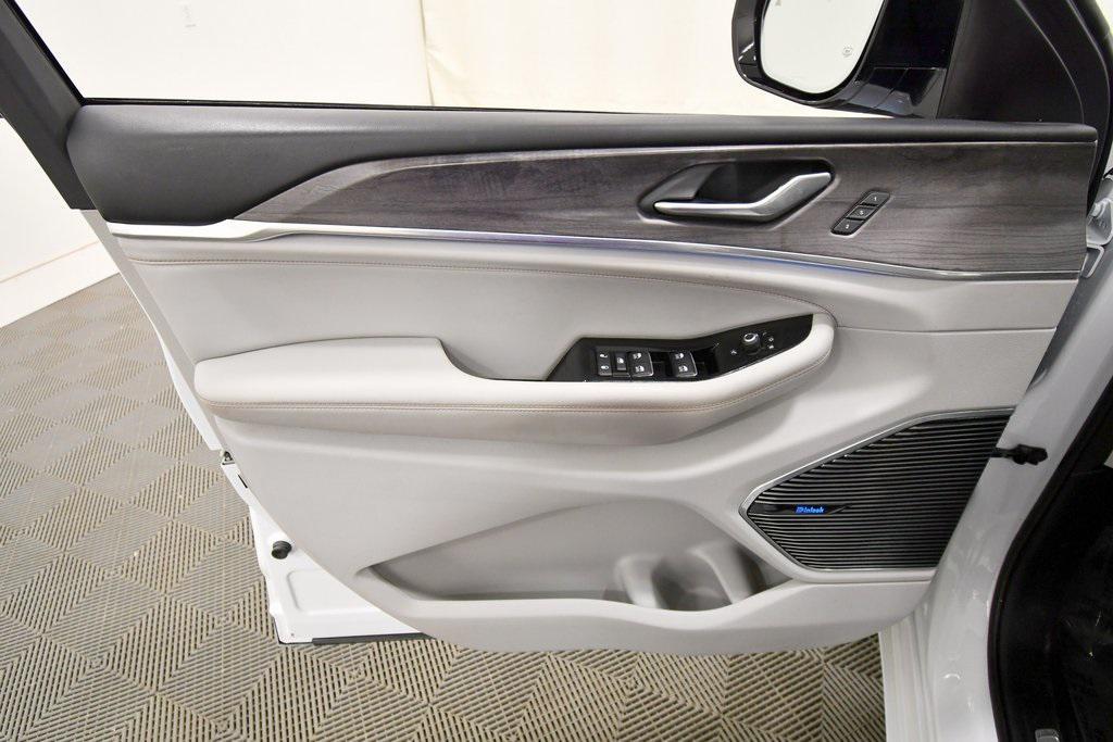 used 2021 Jeep Grand Cherokee L car, priced at $28,999