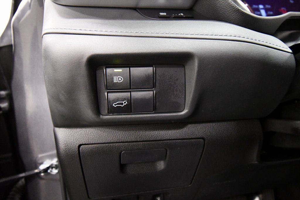 used 2022 Toyota Highlander car, priced at $35,499