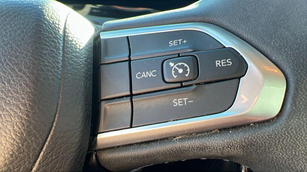 used 2022 Jeep Compass car, priced at $14,989