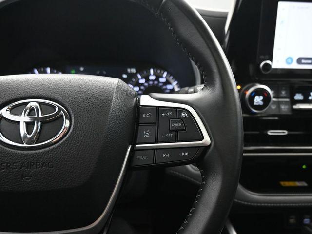 used 2023 Toyota Highlander car, priced at $34,982
