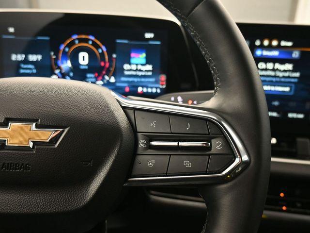 used 2025 Chevrolet Equinox car, priced at $22,982