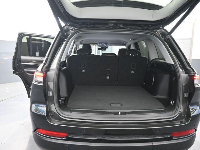 used 2023 Jeep Grand Cherokee car, priced at $33,429