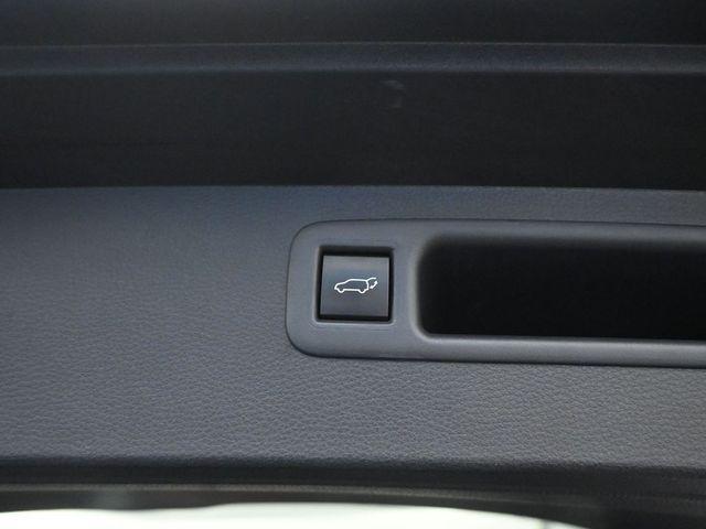 used 2024 Toyota Highlander car, priced at $31,488