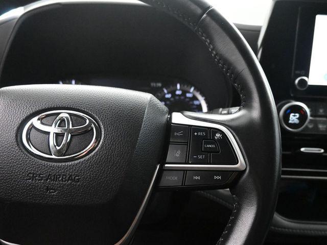 used 2024 Toyota Highlander car, priced at $31,488