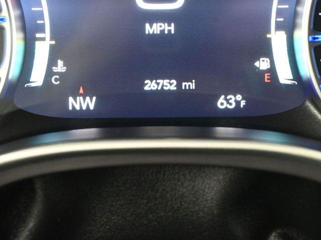 used 2025 Chrysler Pacifica car, priced at $30,982