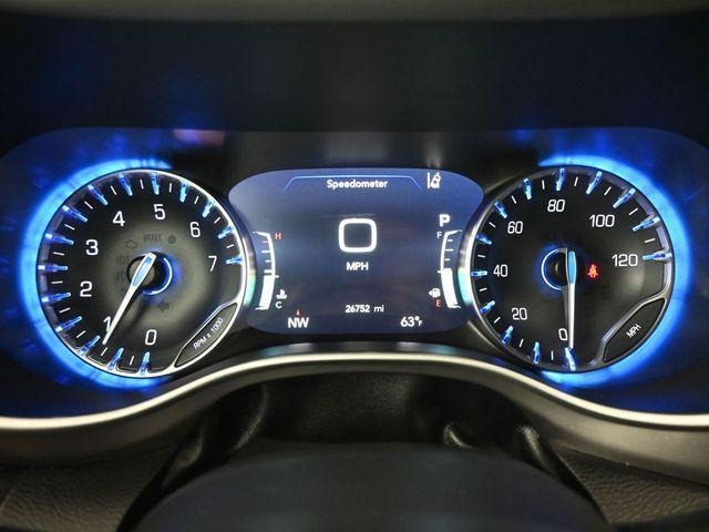 used 2025 Chrysler Pacifica car, priced at $30,982