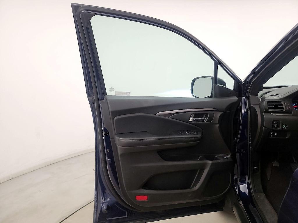 used 2022 Honda Pilot car, priced at $24,998