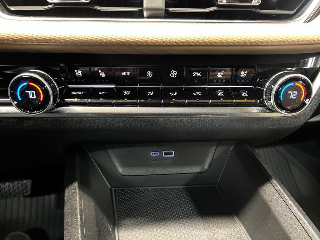 new 2025 Chevrolet Equinox car, priced at $40,370