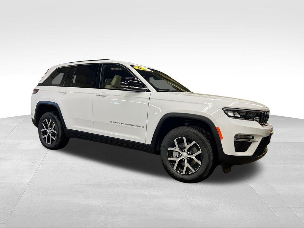 new 2025 Jeep Grand Cherokee car, priced at $46,210