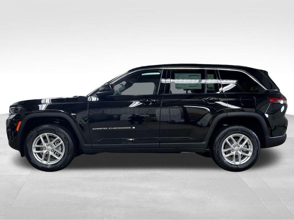 new 2025 Jeep Grand Cherokee car, priced at $43,370