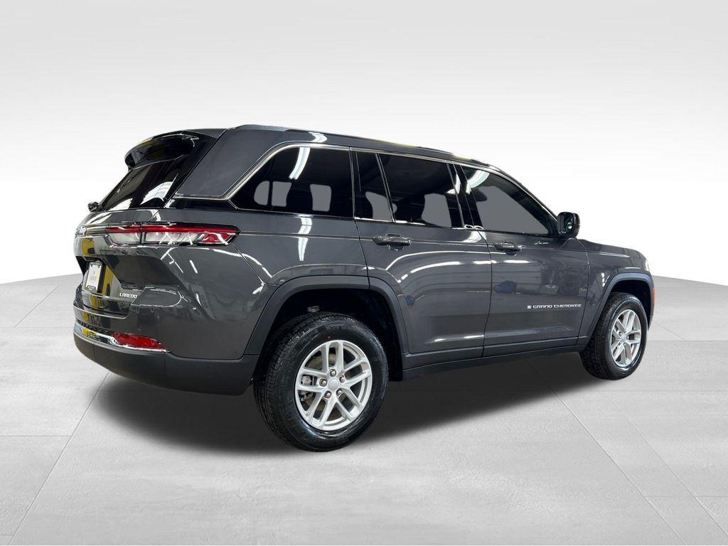 new 2025 Jeep Grand Cherokee car, priced at $37,988
