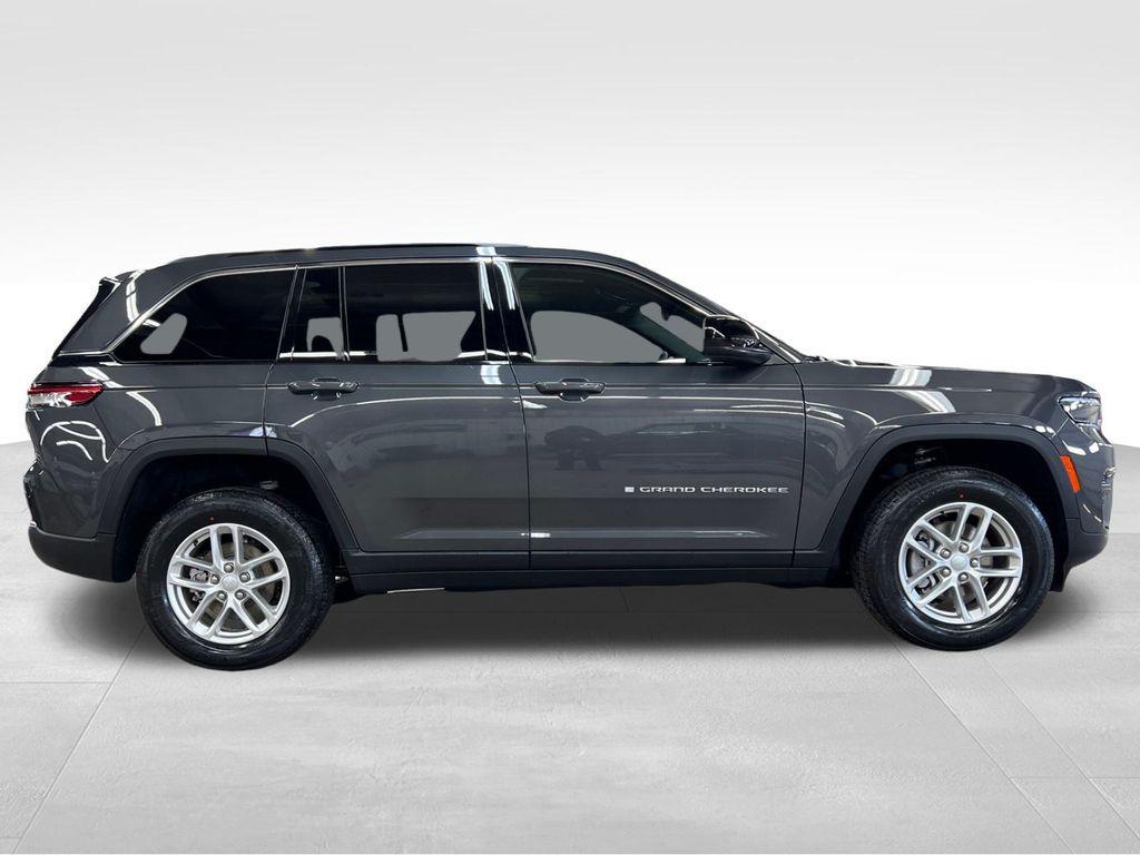 new 2025 Jeep Grand Cherokee car, priced at $37,988