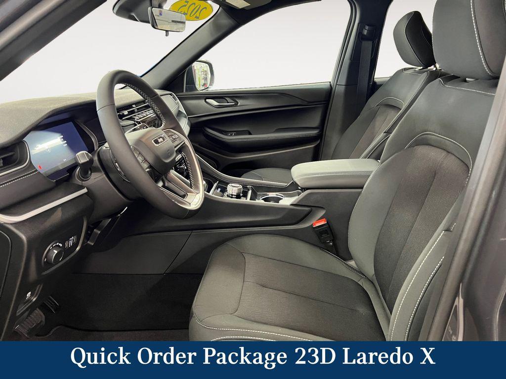 new 2025 Jeep Grand Cherokee car, priced at $37,988