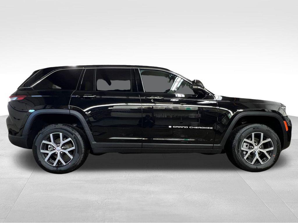 new 2025 Jeep Grand Cherokee car, priced at $50,805