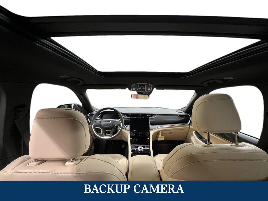 new 2025 Jeep Grand Cherokee car, priced at $40,343