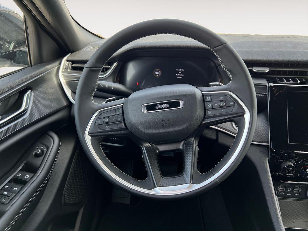 new 2025 Jeep Grand Cherokee car, priced at $48,750