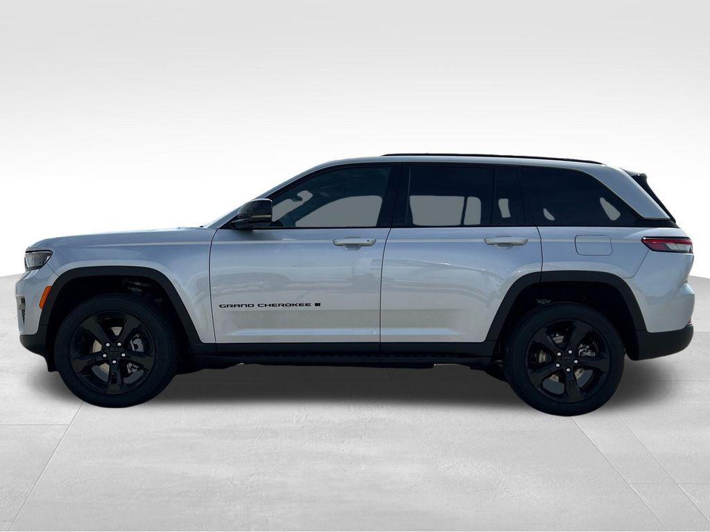 new 2025 Jeep Grand Cherokee car, priced at $48,750