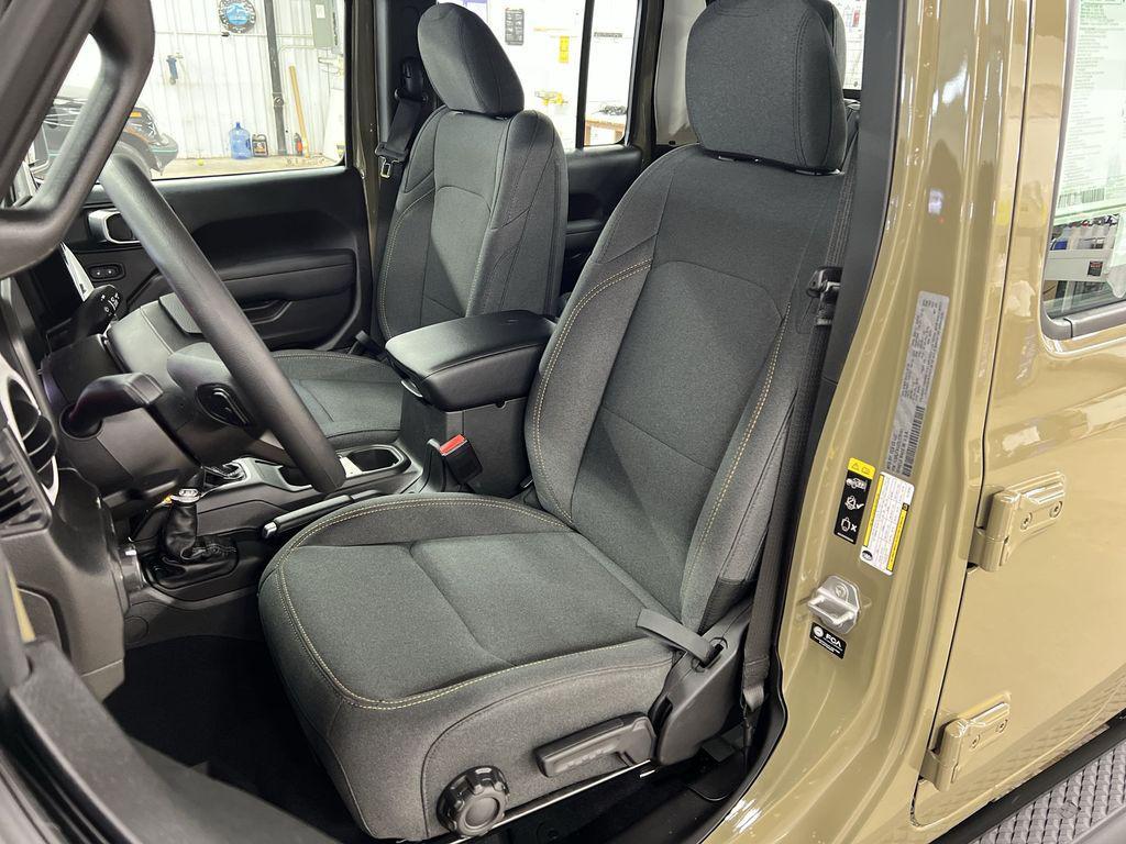 new 2026 Jeep Gladiator car, priced at $45,655