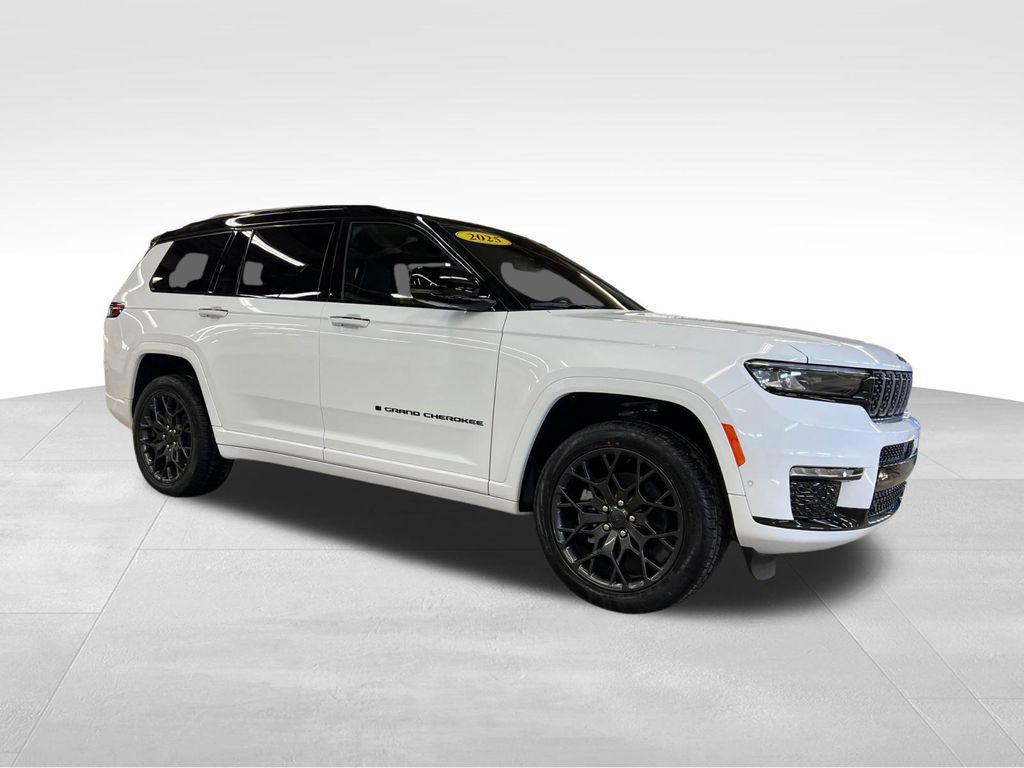 new 2025 Jeep Grand Cherokee L car, priced at $74,720