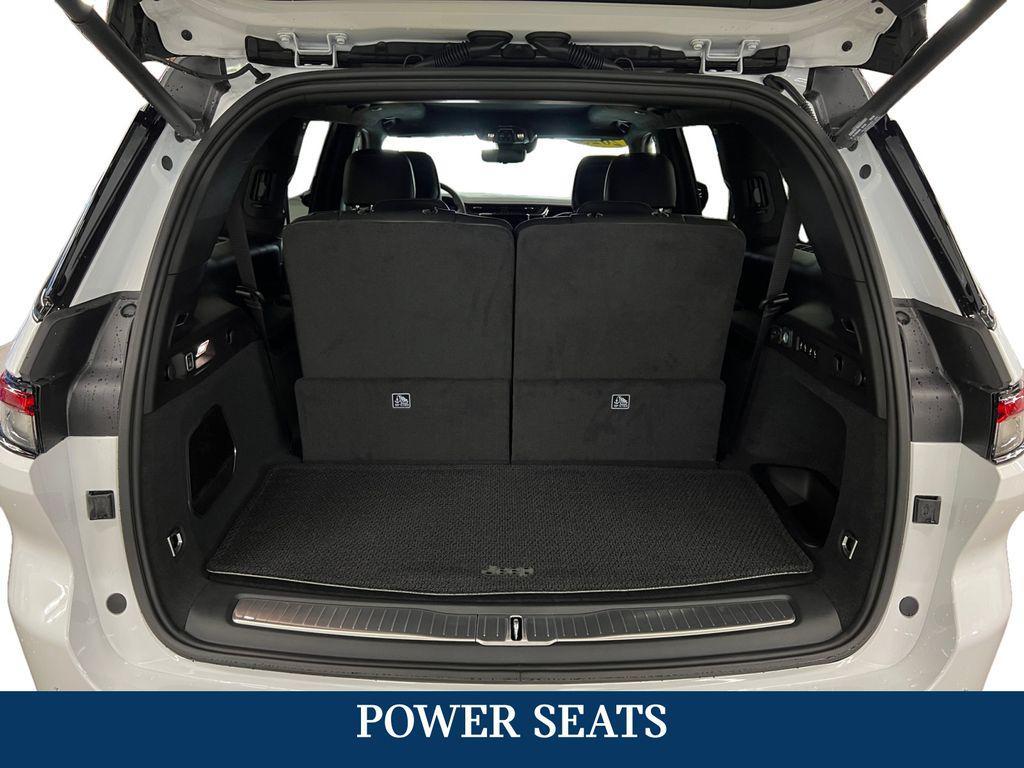 new 2025 Jeep Grand Cherokee L car, priced at $74,720