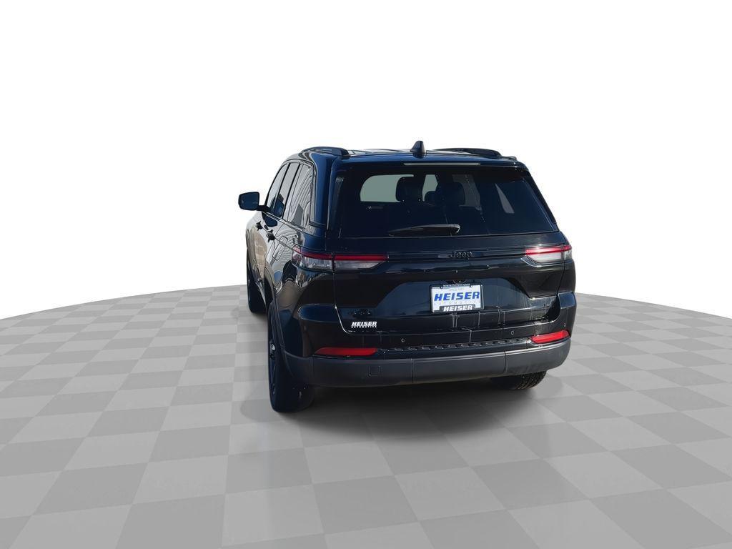 used 2022 Jeep Grand Cherokee car, priced at $27,708